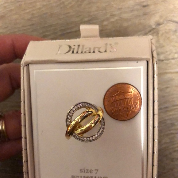 Brand 🆕💖💖💖 DILLARD’S ring - Picture 9 of 10